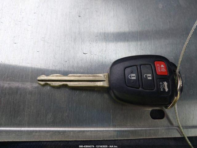 Toyota Camry Se Image 14