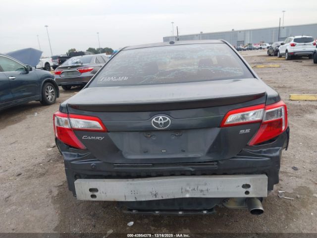 Toyota Camry Se Image 3