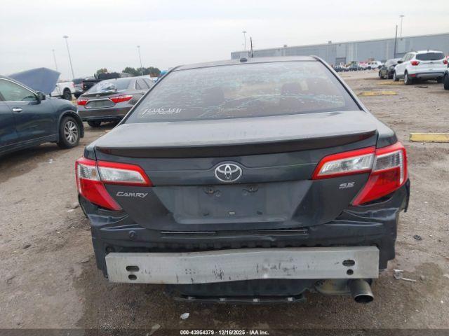 Toyota Camry Se Image 3