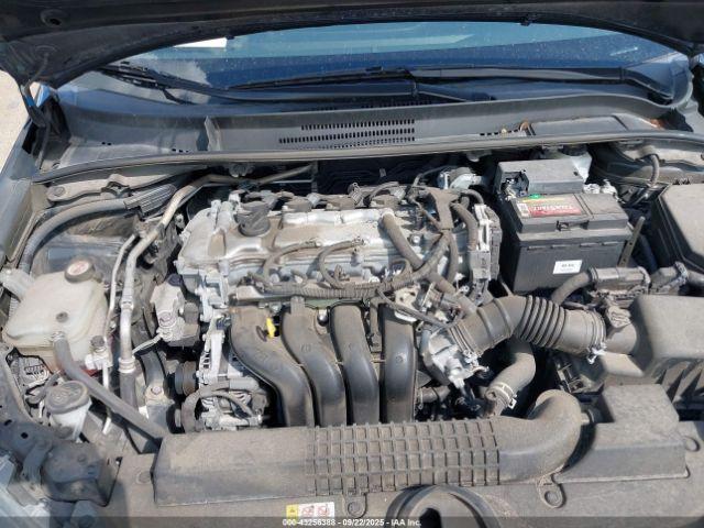 Toyota Corolla Le Image 8