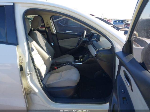 Toyota Yaris Le Image 5