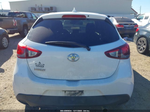 Toyota Yaris Le Image 15