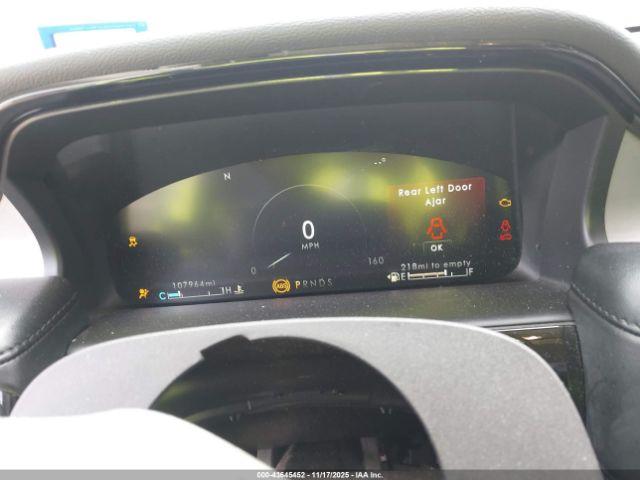 Lincoln Nautilus Standard Image 13