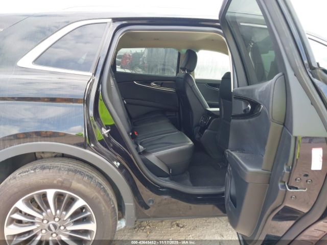 Lincoln Nautilus Standard Image 15