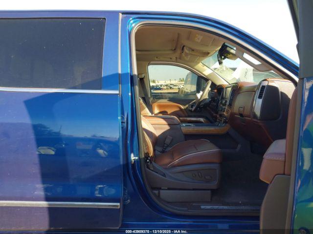 Chevrolet Silverado 1500 High Country Image 10