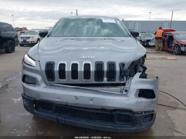 Jeep Cherokee Sport Image 9