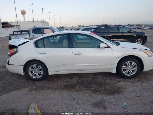 Nissan Altima 2.5 S Image 10