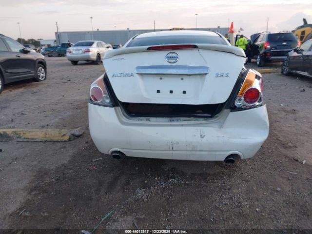 Nissan Altima 2.5 S Image 2