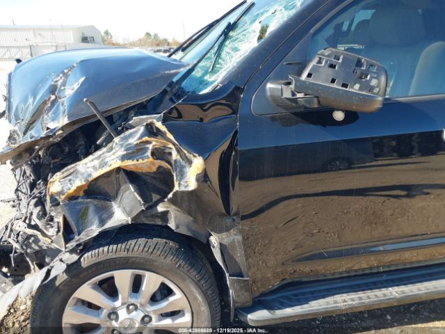 Toyota Sequoia Platinum 5.7l V8 Image 10