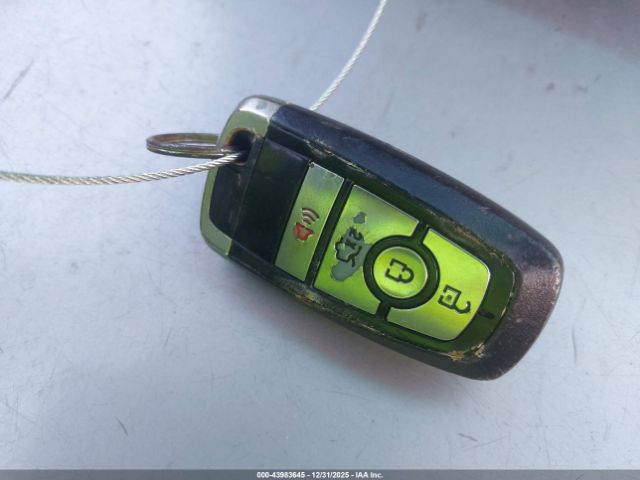 Ford Fusion S Image 6