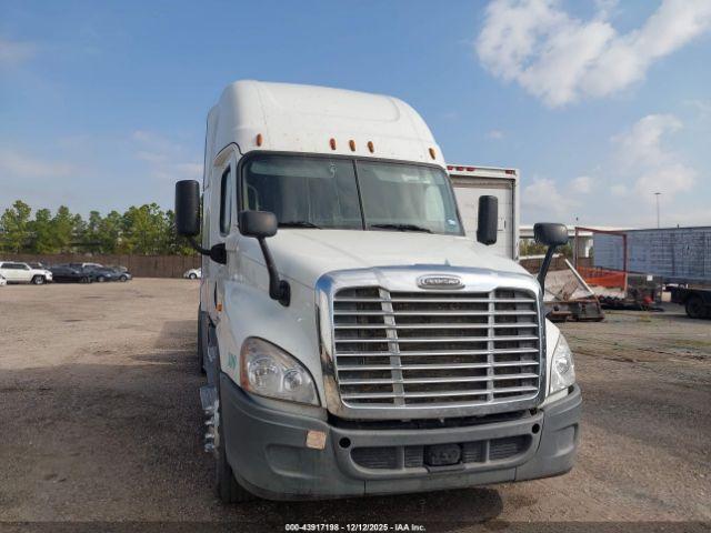 Freightliner Cascadia 125 Image 11