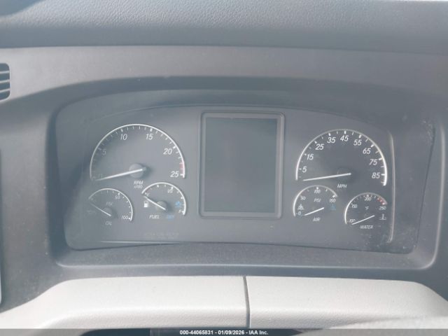 Freightliner New Cascadia 126 Image 7