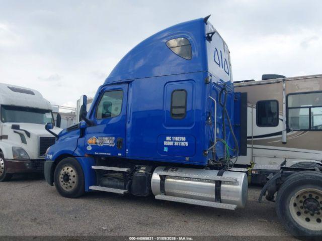 Freightliner New Cascadia 126 Image 12